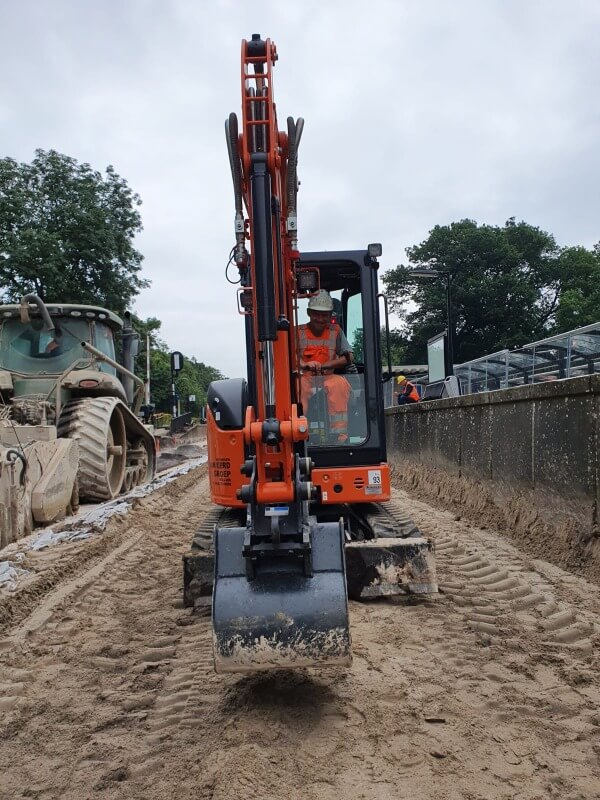 Machinist grondverzet met kleine graafmachines