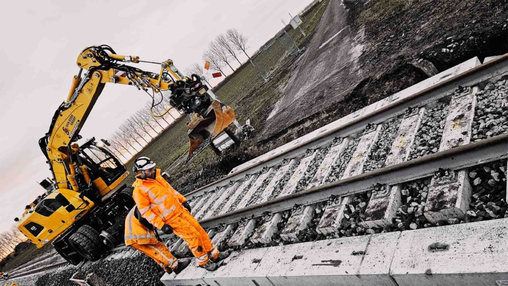 Spoorwegbouw machine ballastvernieuwing rails Sas van Gent Van Eerd