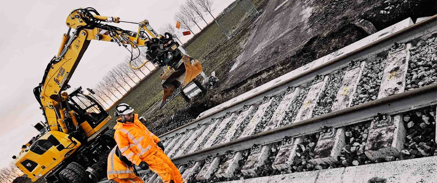 Spoorwegbouw machine ballastvernieuwing rails Sas van Gent Van Eerd
